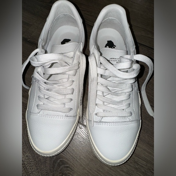 Off-White Low Vulcanized Sneaker. Excellent condition. - Picture 4 of 4